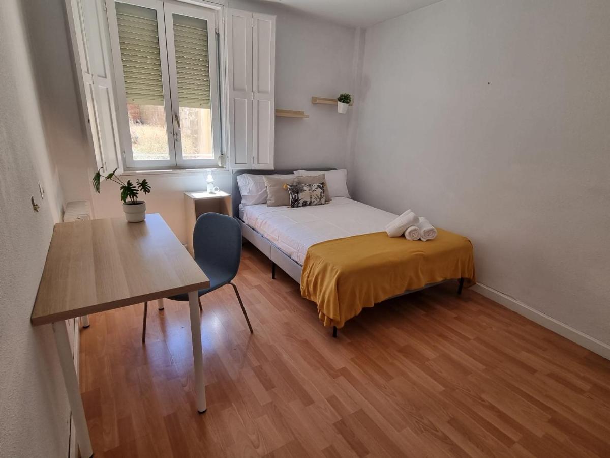 Un Rincon Con Vistas Al Parque Wifi Junto A Catedral By Apartamentos Логроньо Экстерьер фото