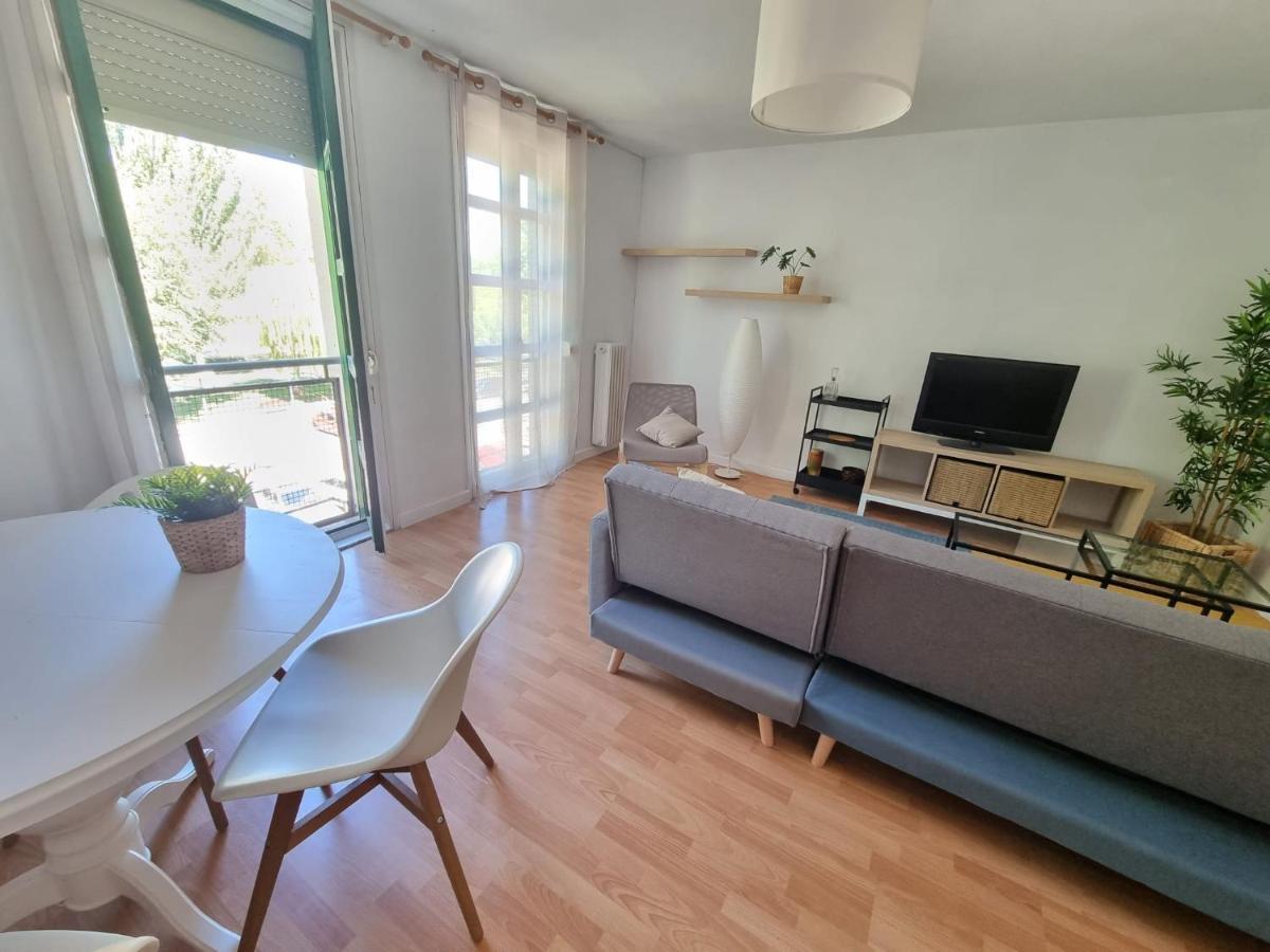 Un Rincon Con Vistas Al Parque Wifi Junto A Catedral By Apartamentos Логроньо Экстерьер фото